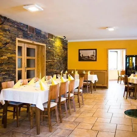 Konukevi - Restaurace Na Myte
