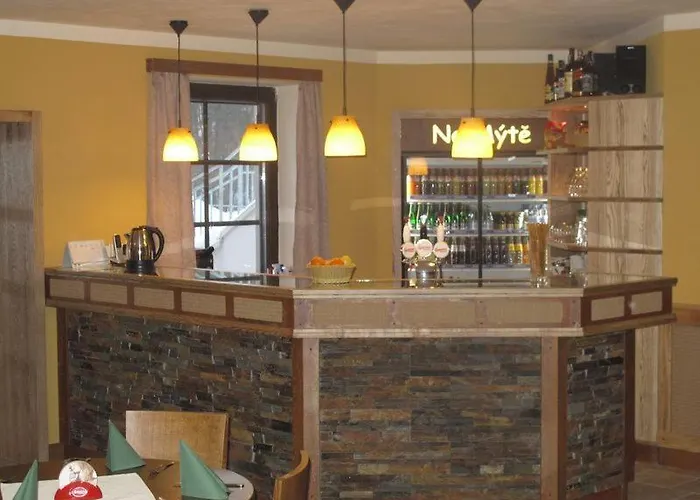 게스트하우스 - Restaurace Na Myte Sezimovo Usti